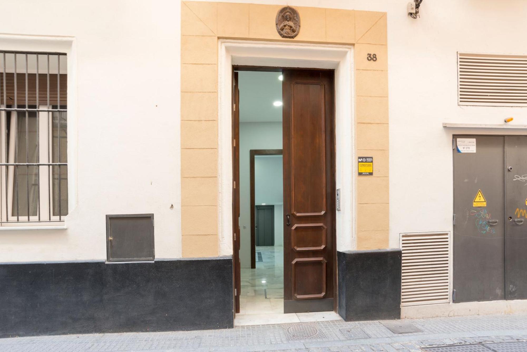 Apartamento Centro Deluxe Кадис Екстериор снимка
